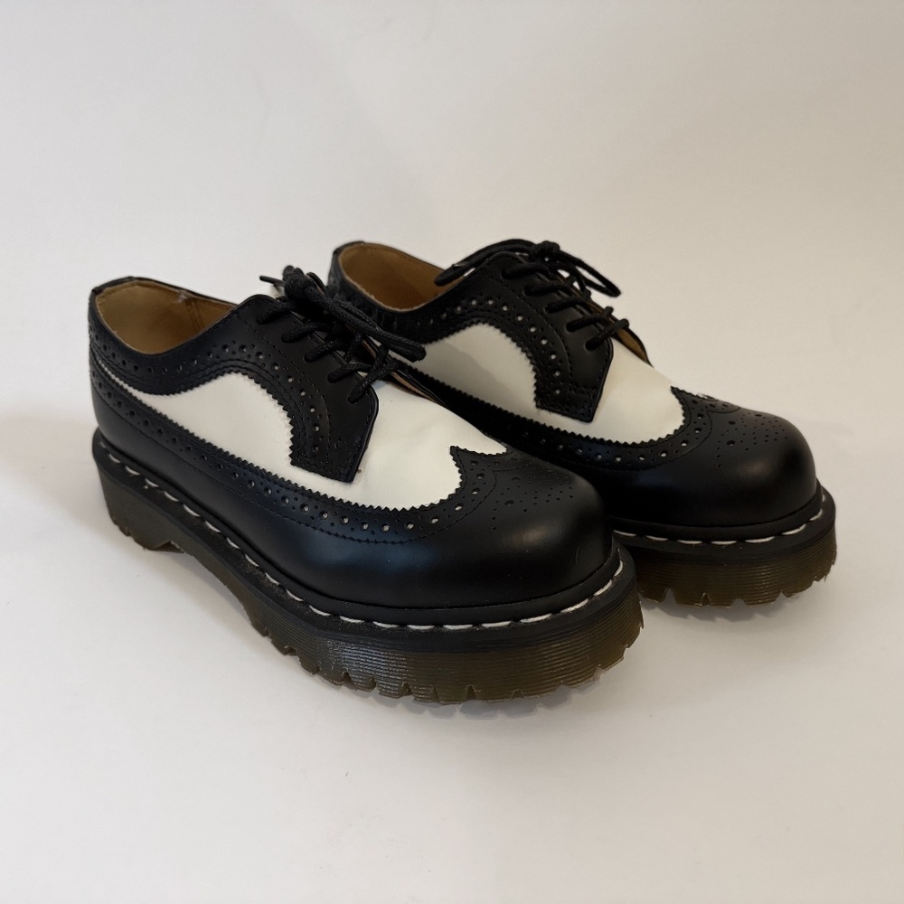 Dr. Martens 3989 Bex Smooth Leather Brogue Shoes Black and White Wingtip Shoes - Picture 12 of 12